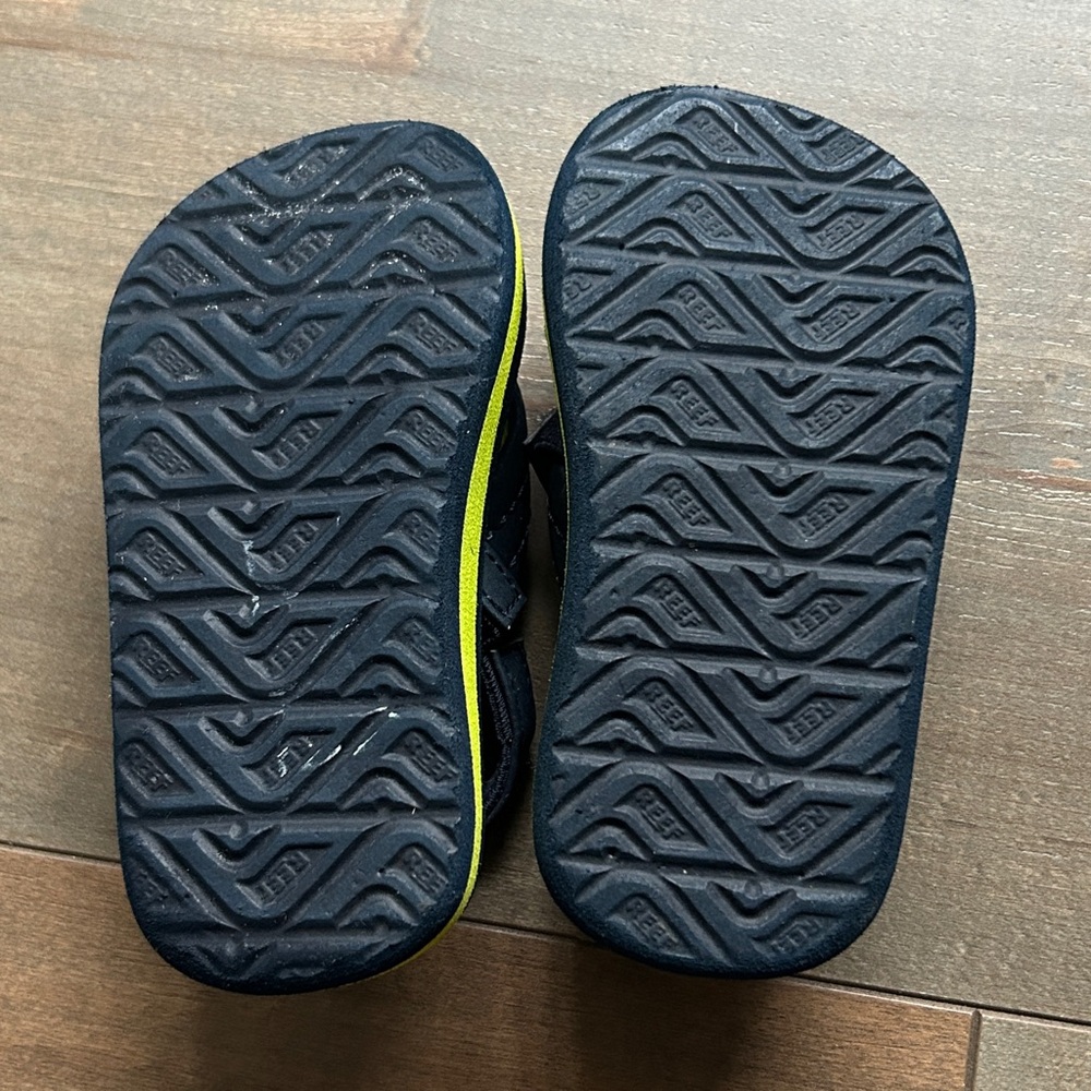 Reef Kids Striped Sandals - Picture 6 of 6